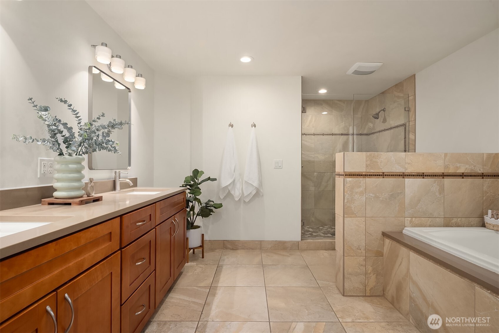 500 Waverly Way Property Photo 18