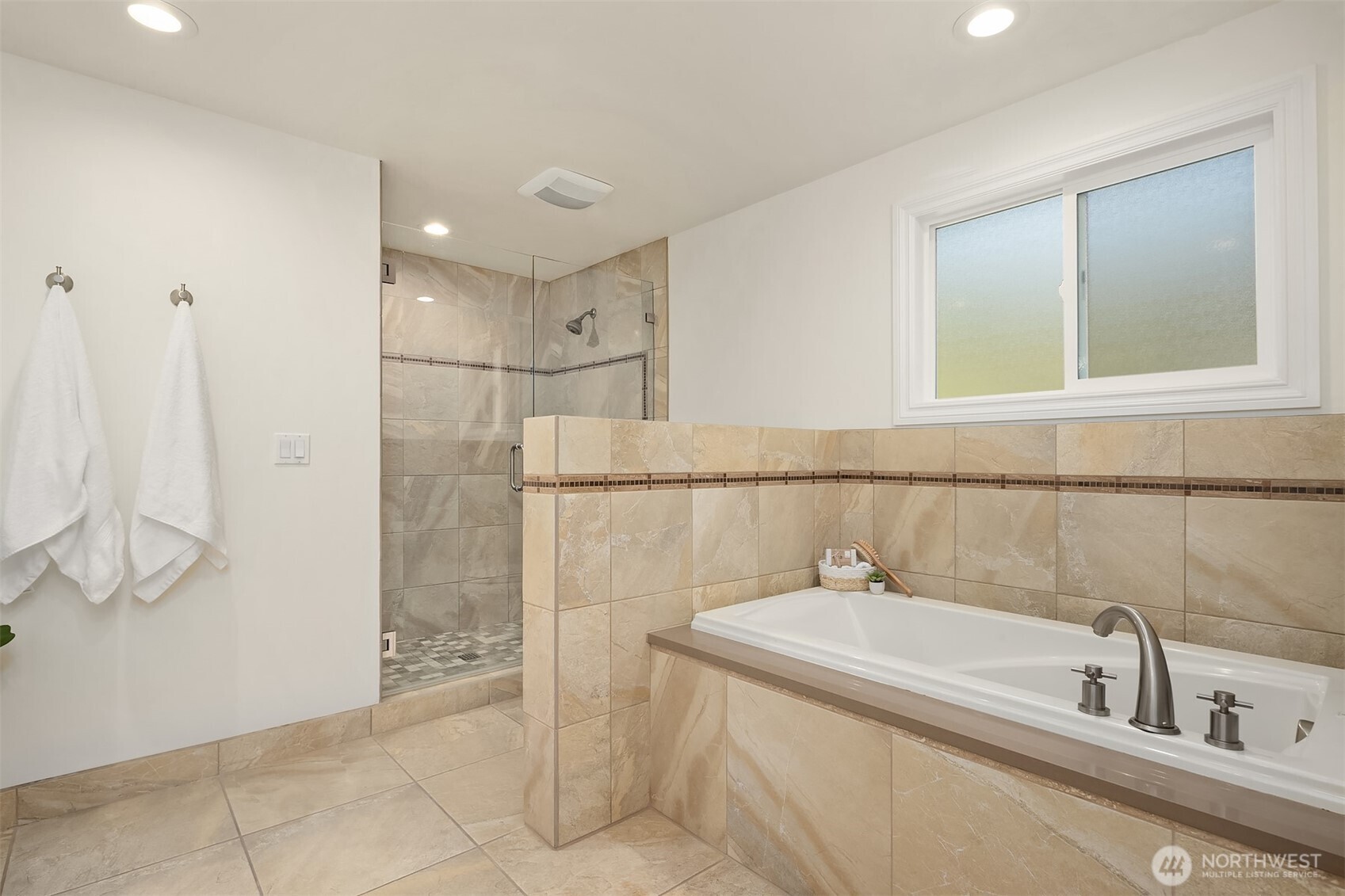 500 Waverly Way Property Photo 19
