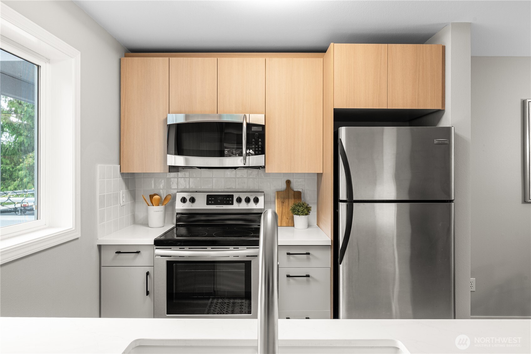 3435 California Avenue 103 Property Photo 6