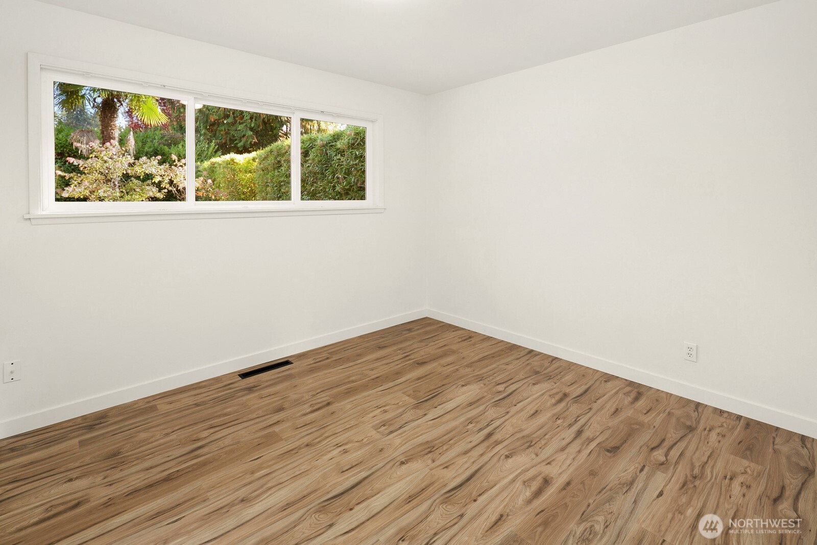6633 Ne Arrowhead Drive Property Photo 11