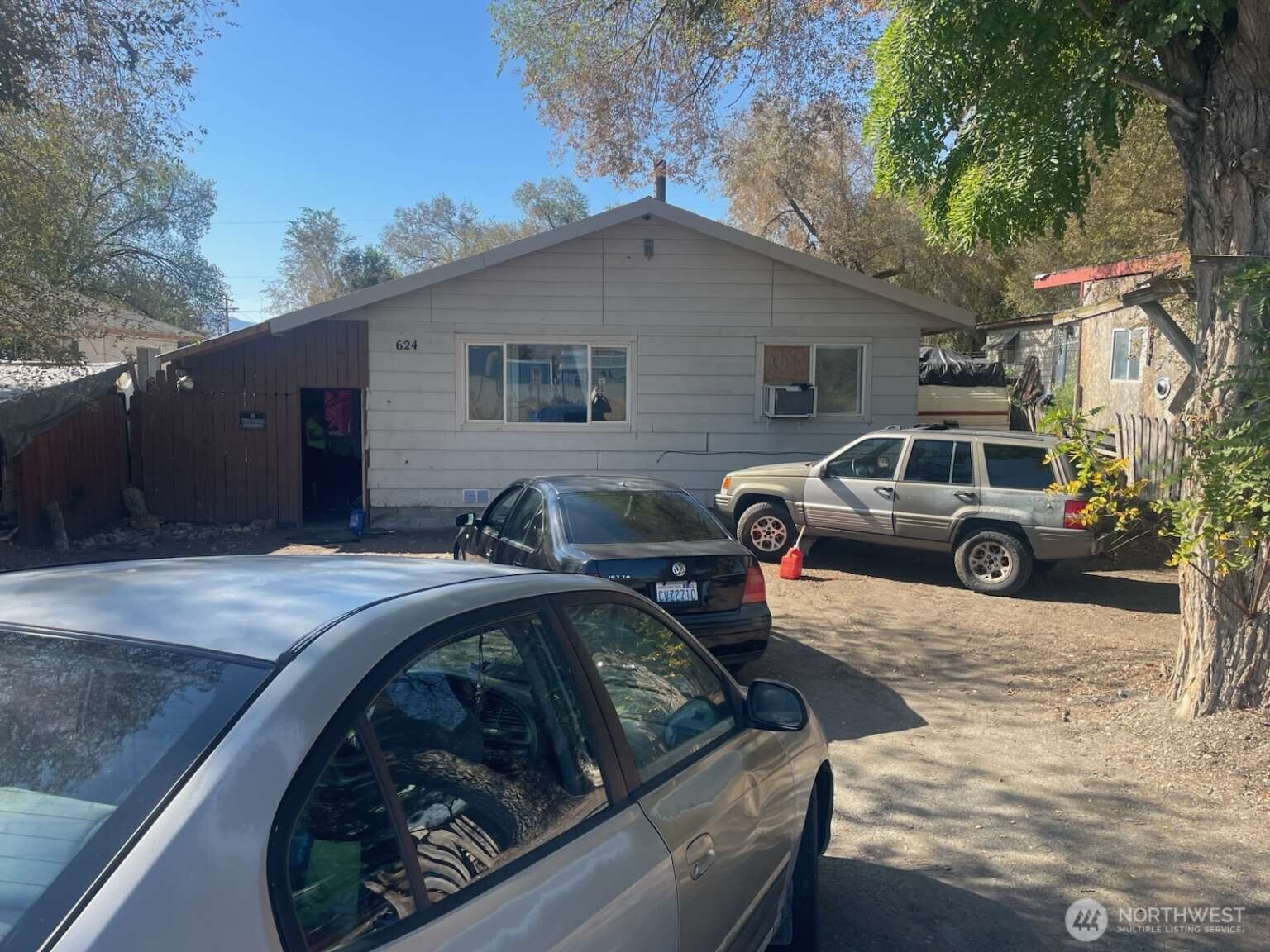 624 Edmonds Street Property Photo 2