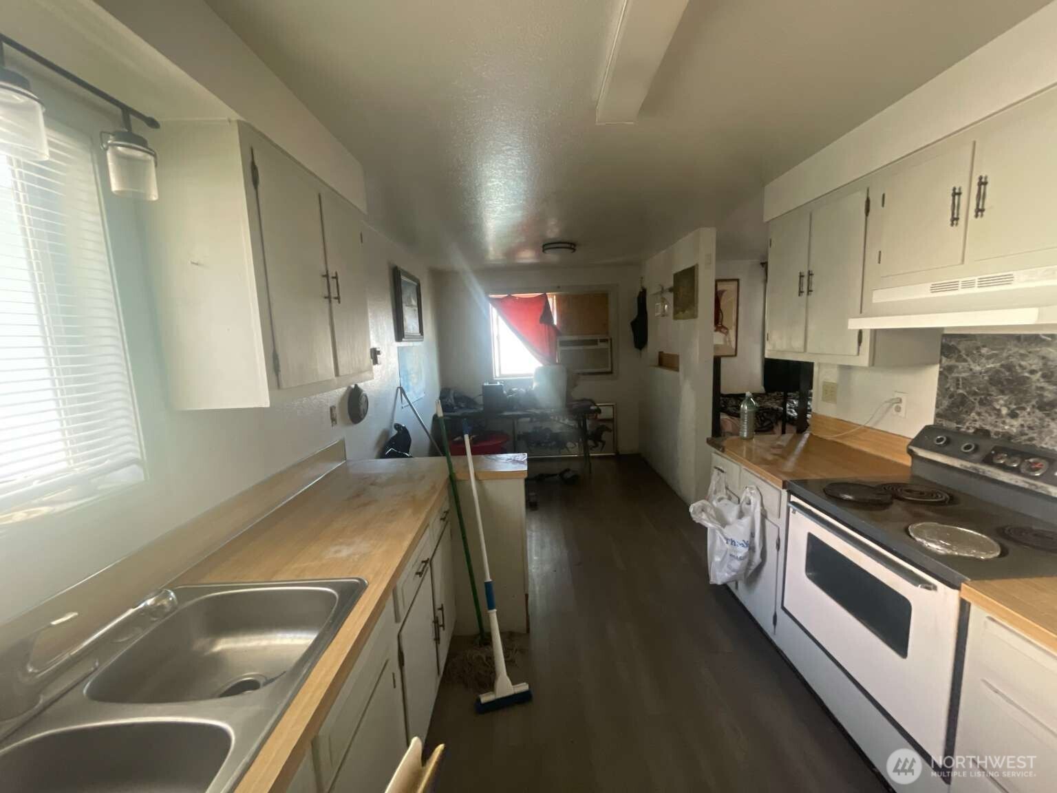624 Edmonds Street Property Photo 6