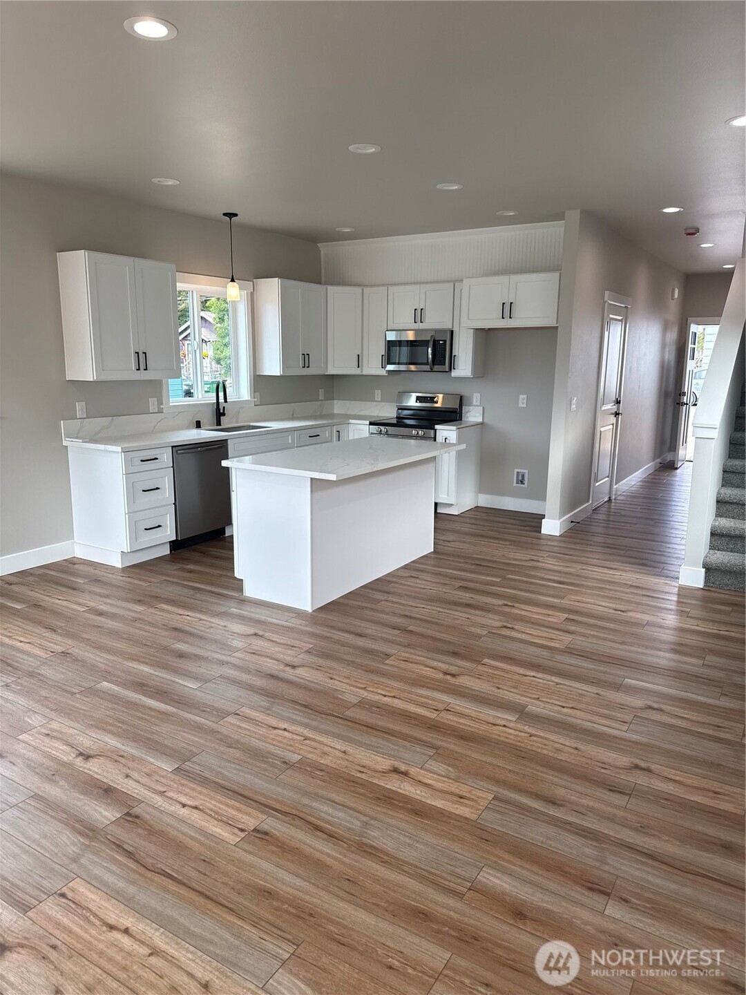 3711 W E Street Property Photo 5