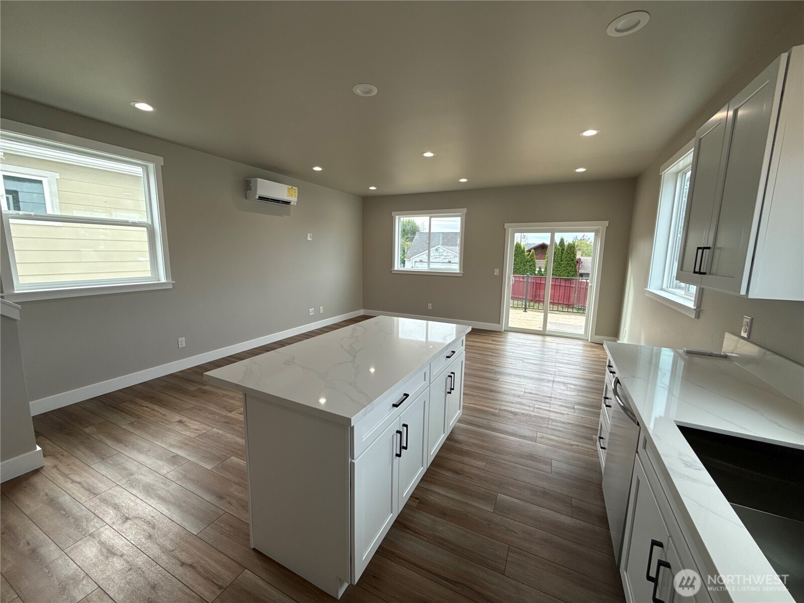 3711 W E Street Property Photo 6