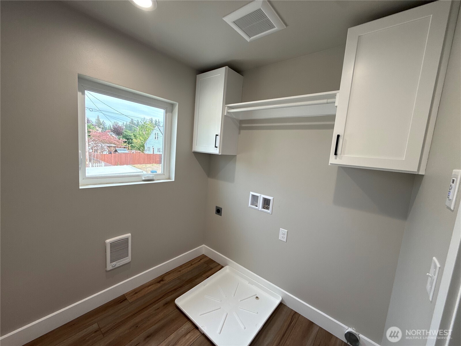 3711 W E Street Property Photo 9