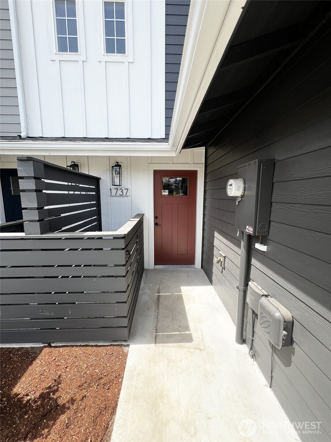 1737 Sunup Loop Property Photo 3