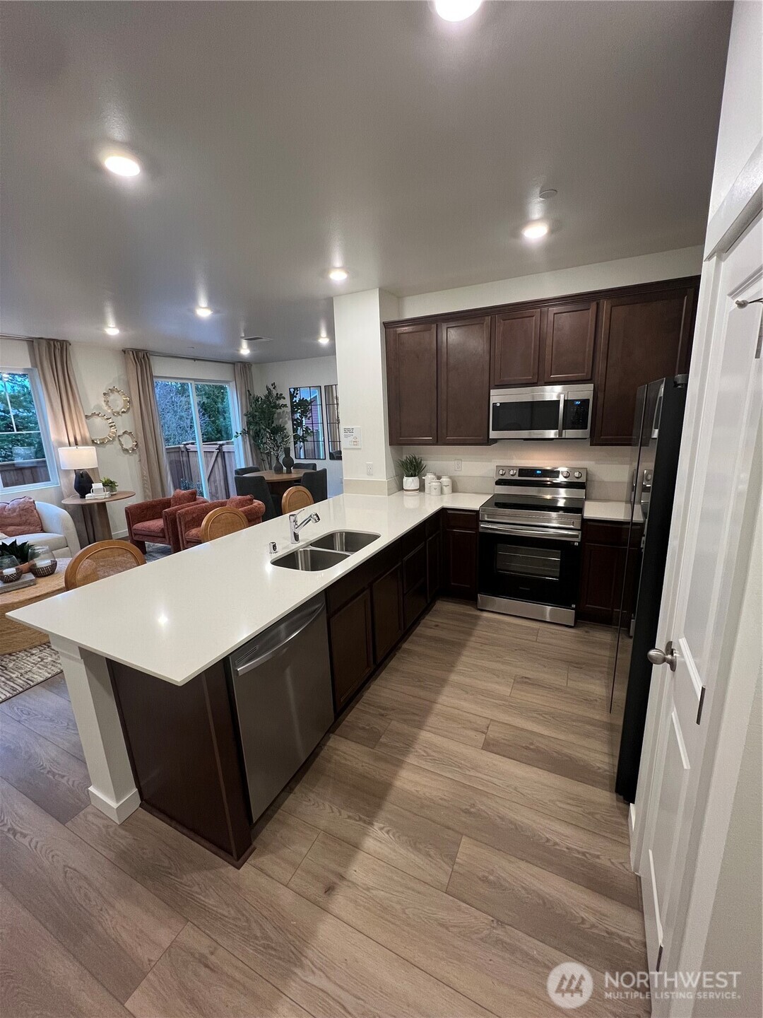 8521 42nd Place Es63 Property Photo 3