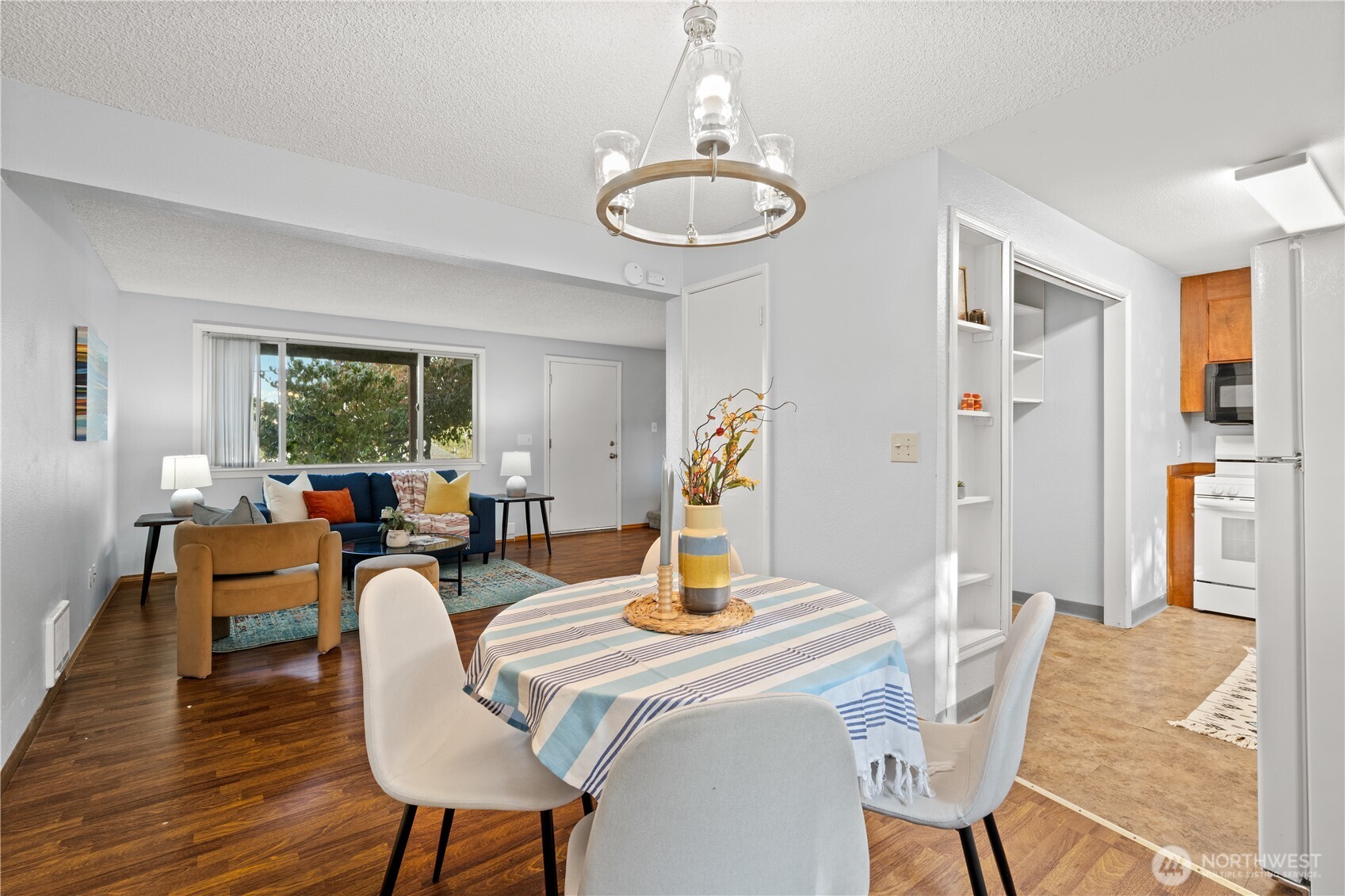 2533 Fir Avenue Property Photo 4