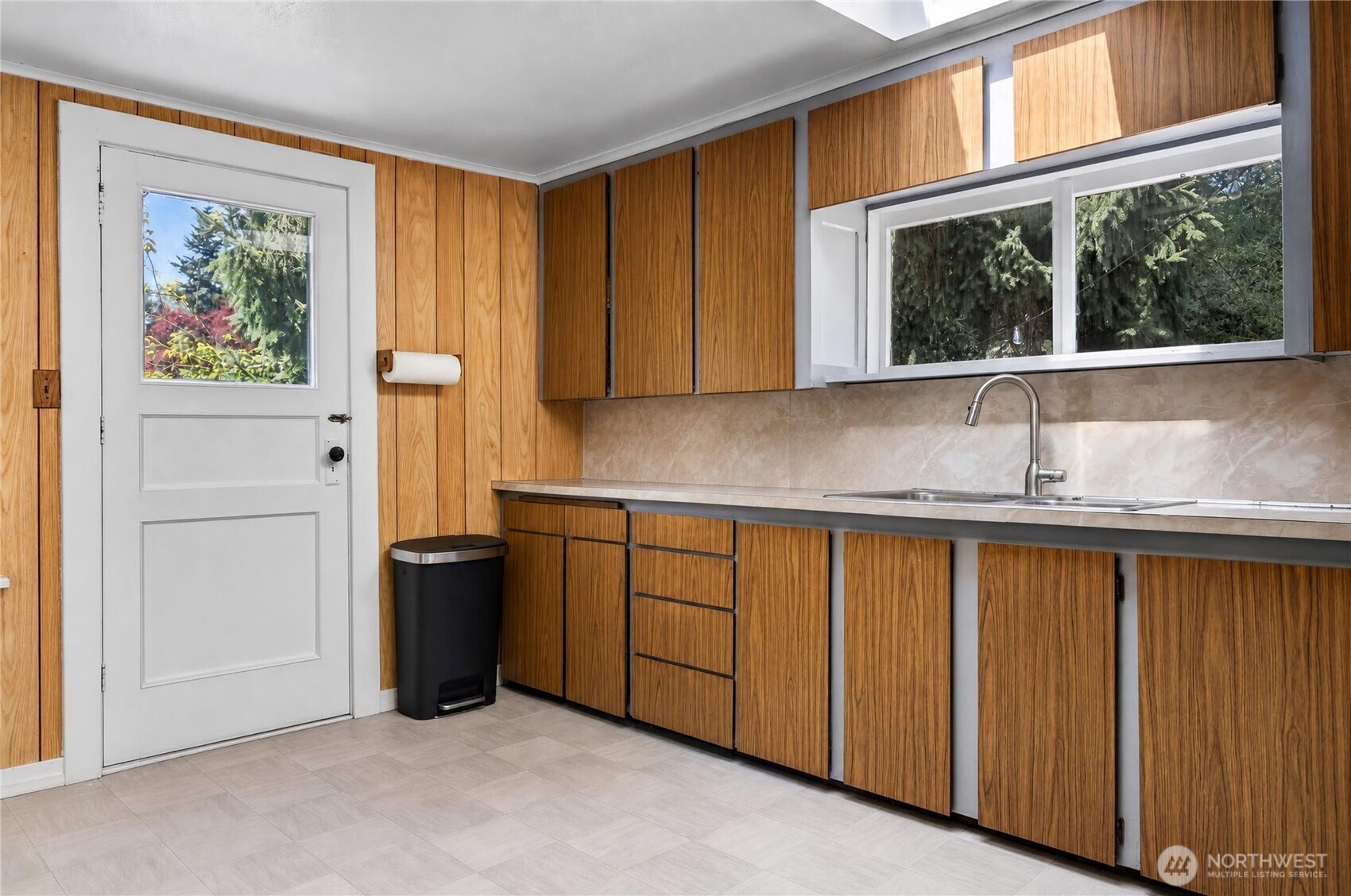 10215 & 10115 56th Street Property Photo 11