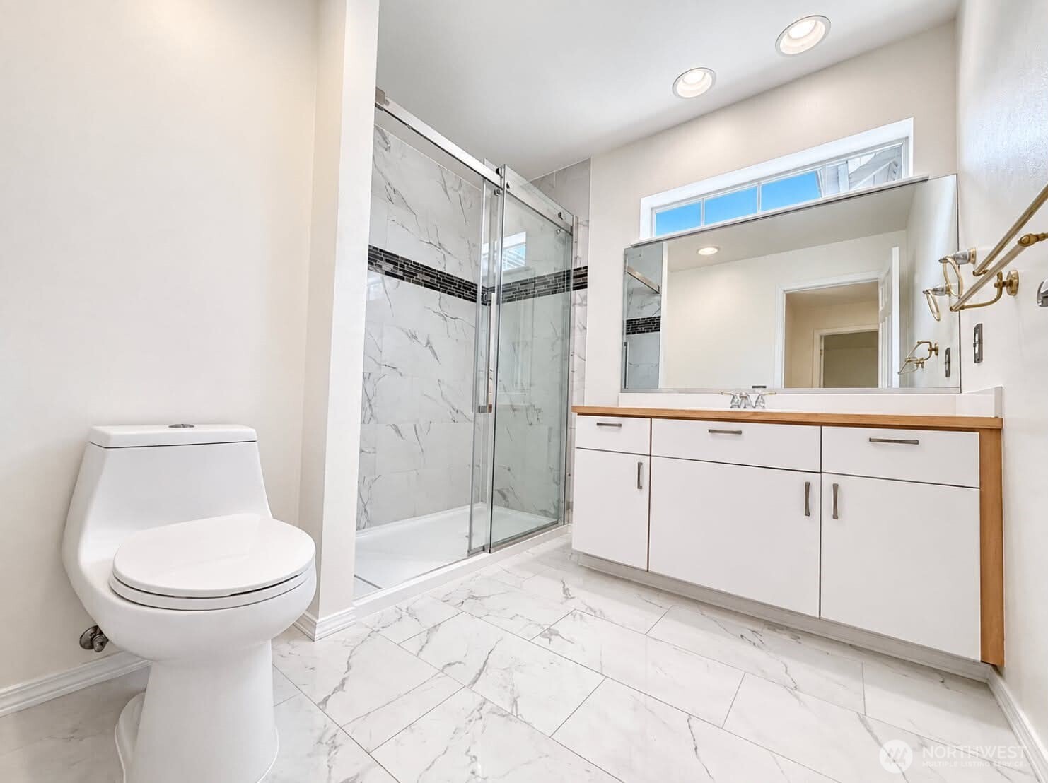 831 41st Place Property Photo 11