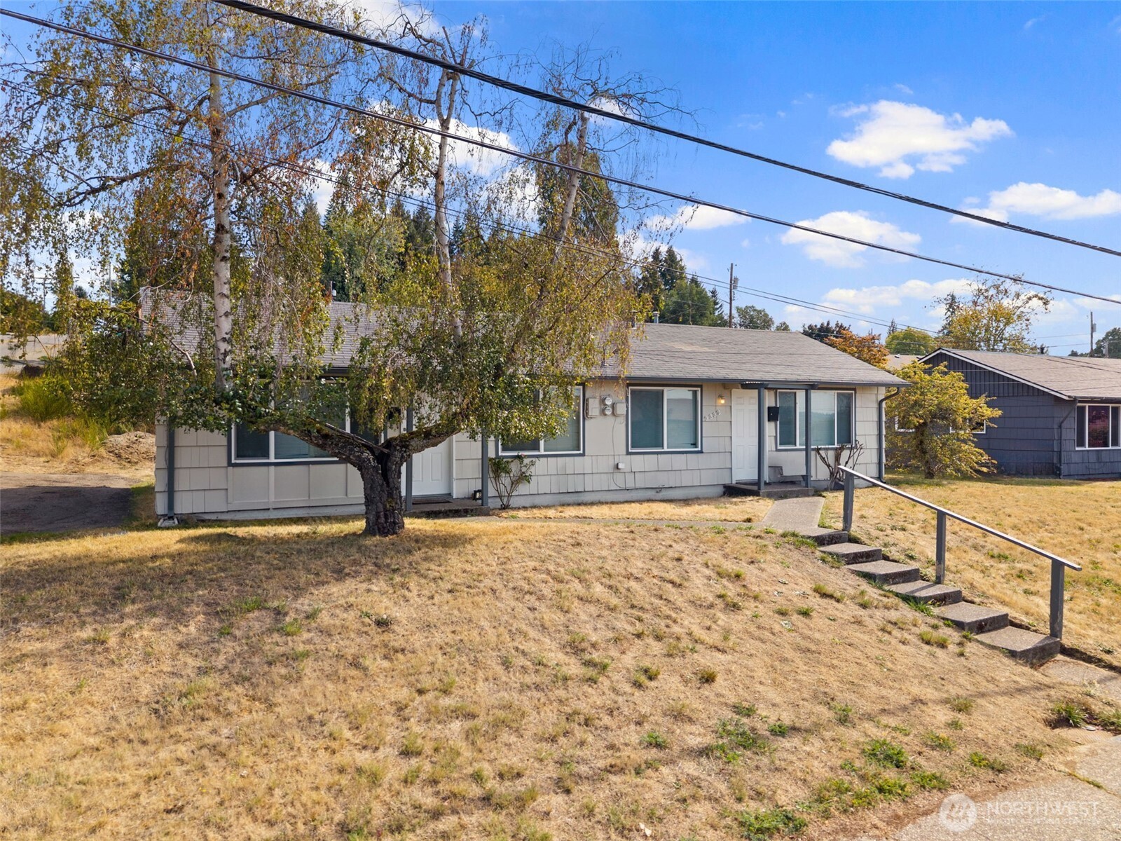 3332 & 3334 Halverson Avenue Property Photo 1
