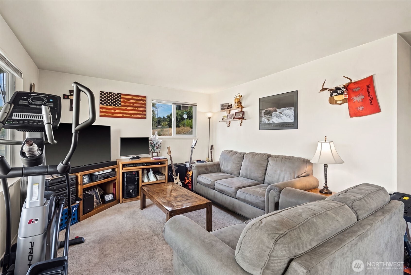3332 & 3334 Halverson Avenue Property Photo 4