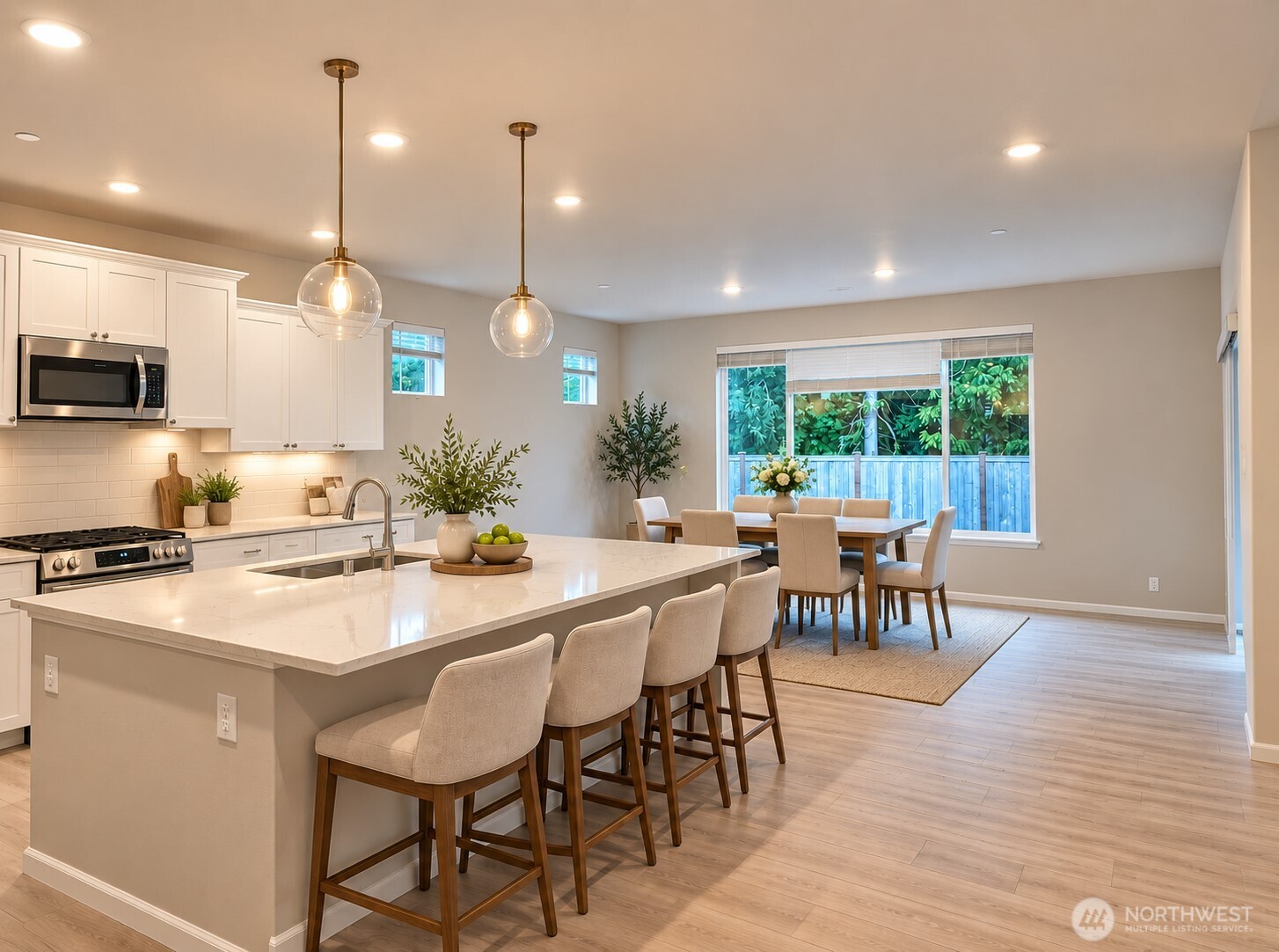 1198 Panoramic Loop Property Photo 4