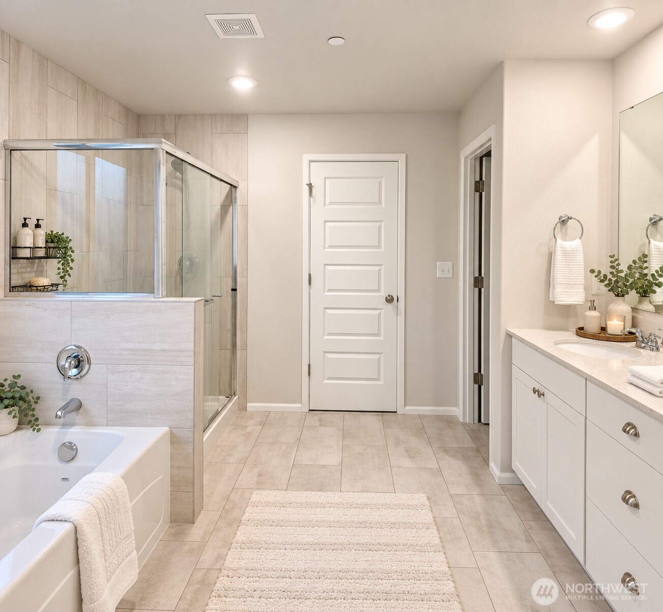 1198 Panoramic Loop Property Photo 16