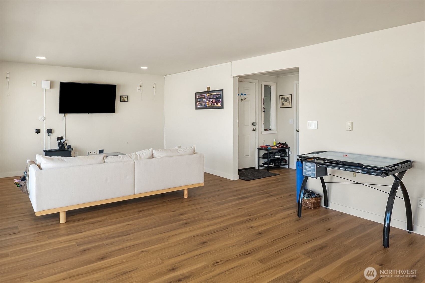 2239 Yale Avenue Property Photo 6