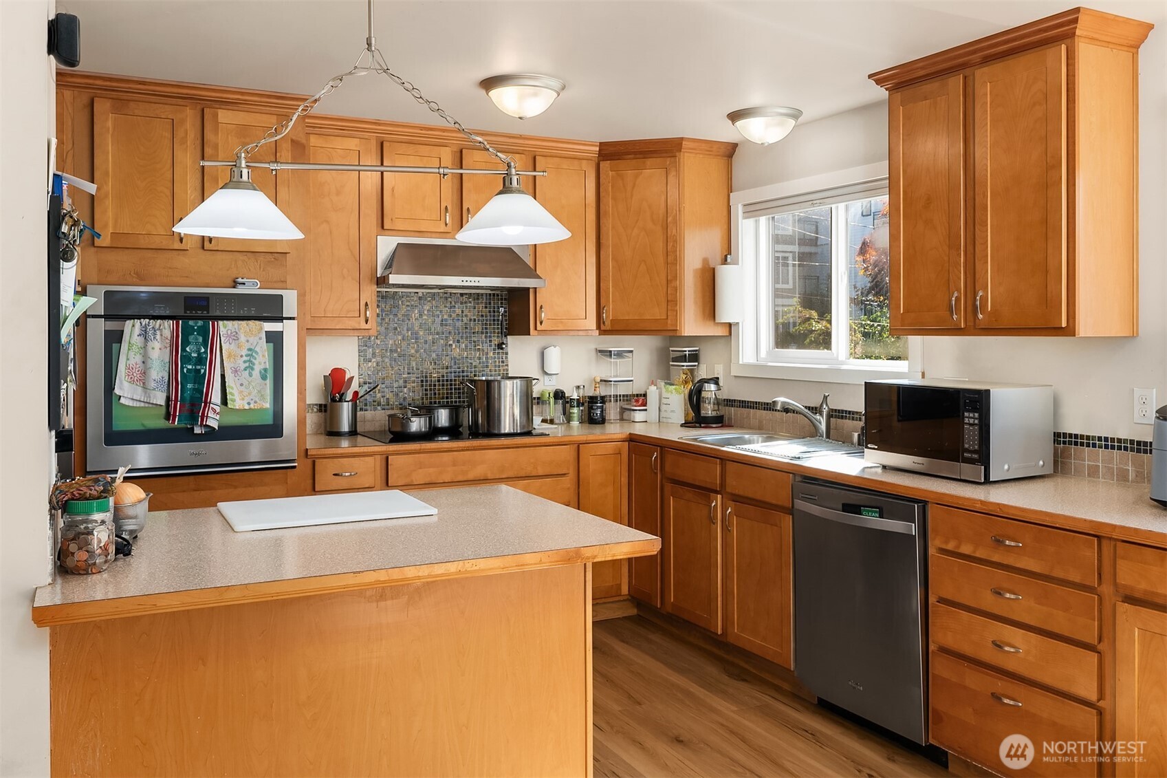 2239 Yale Avenue Property Photo 8