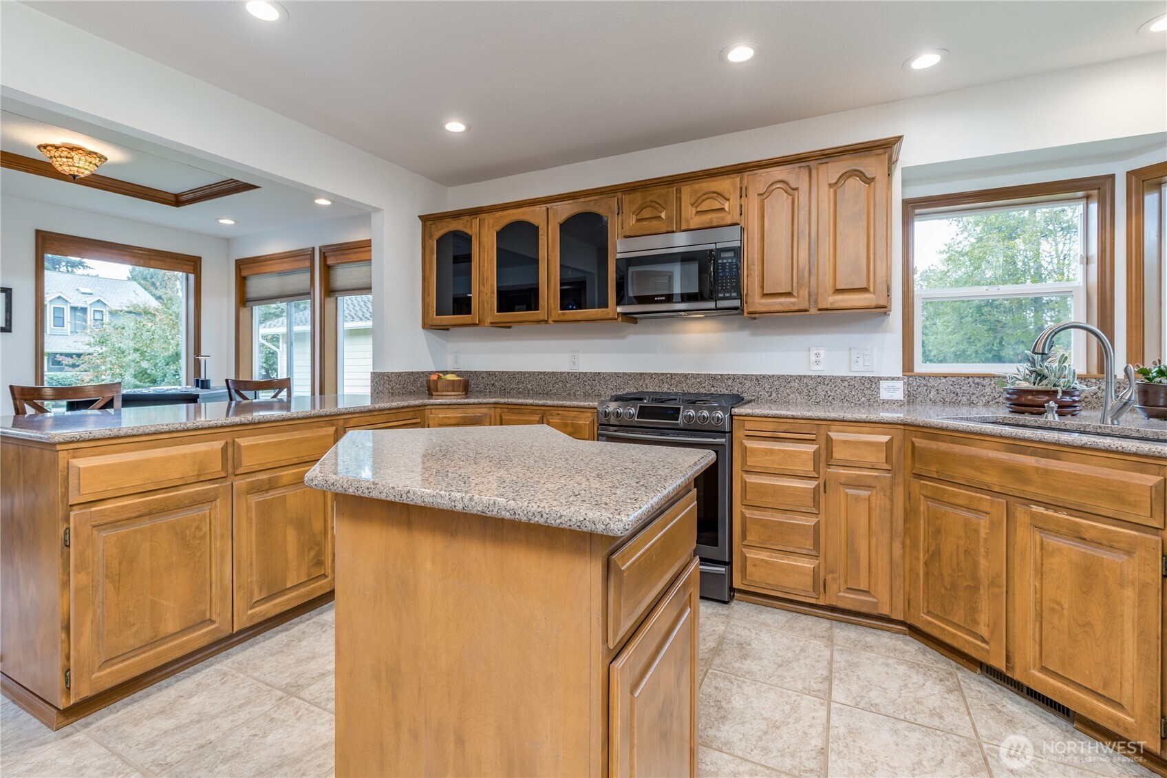 1202 Pike Street Property Photo 9