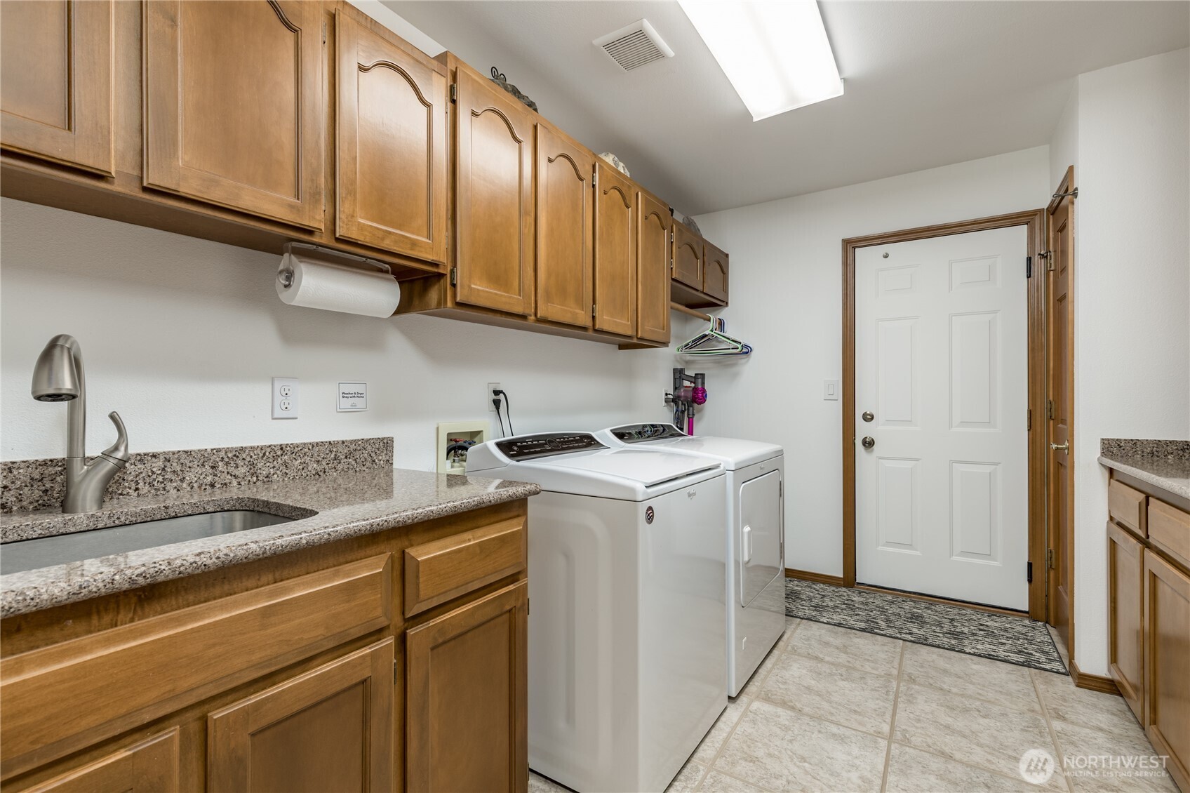 1202 Pike Street Property Photo 21