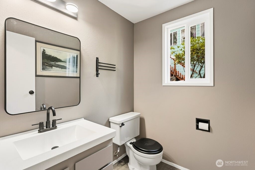 7914 206th Place Property Photo 13