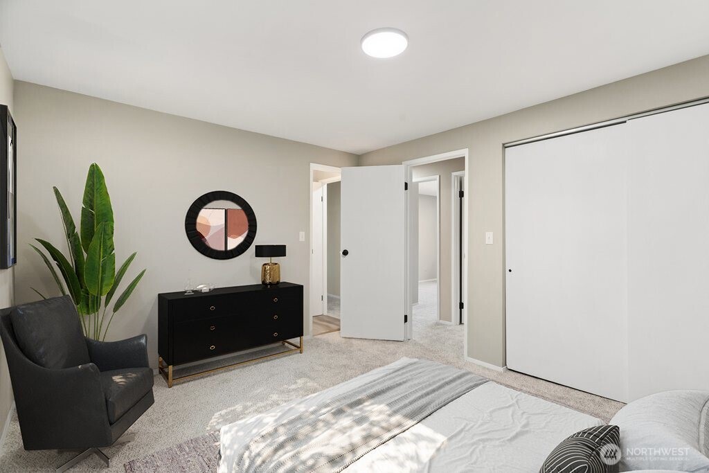 7914 206th Place Property Photo 16