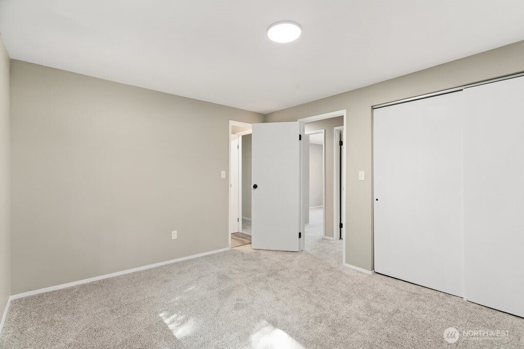 7914 206th Place Property Photo 17