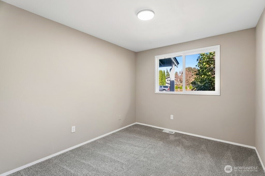 7914 206th Place Property Photo 19