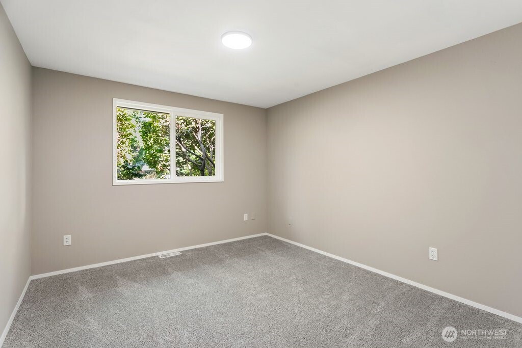 7914 206th Place Property Photo 20