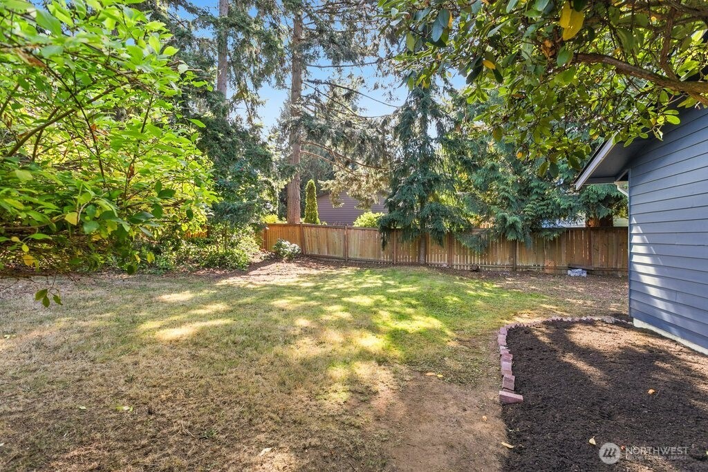 7914 206th Place Property Photo 25