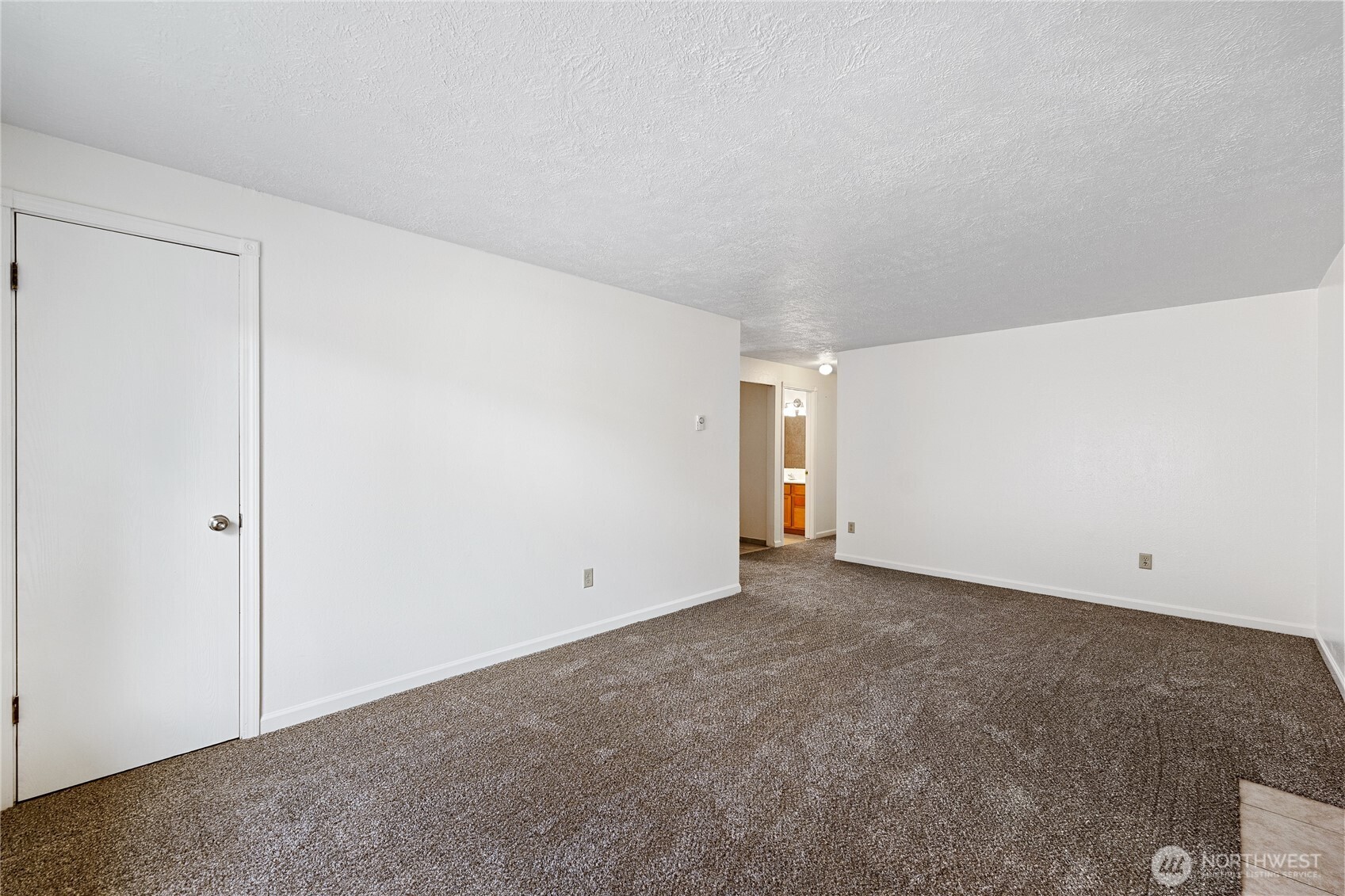 2608 N Madelia Street Property Photo 6