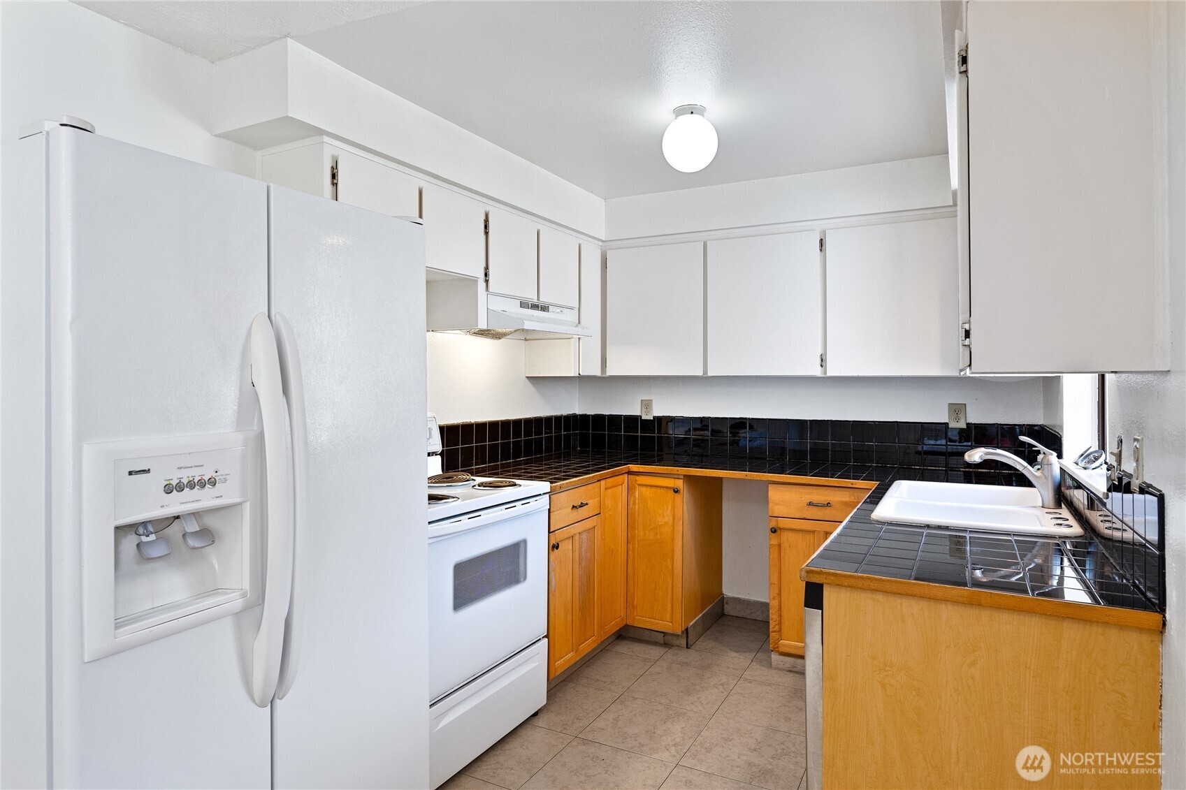 2608 N Madelia Street Property Photo 7