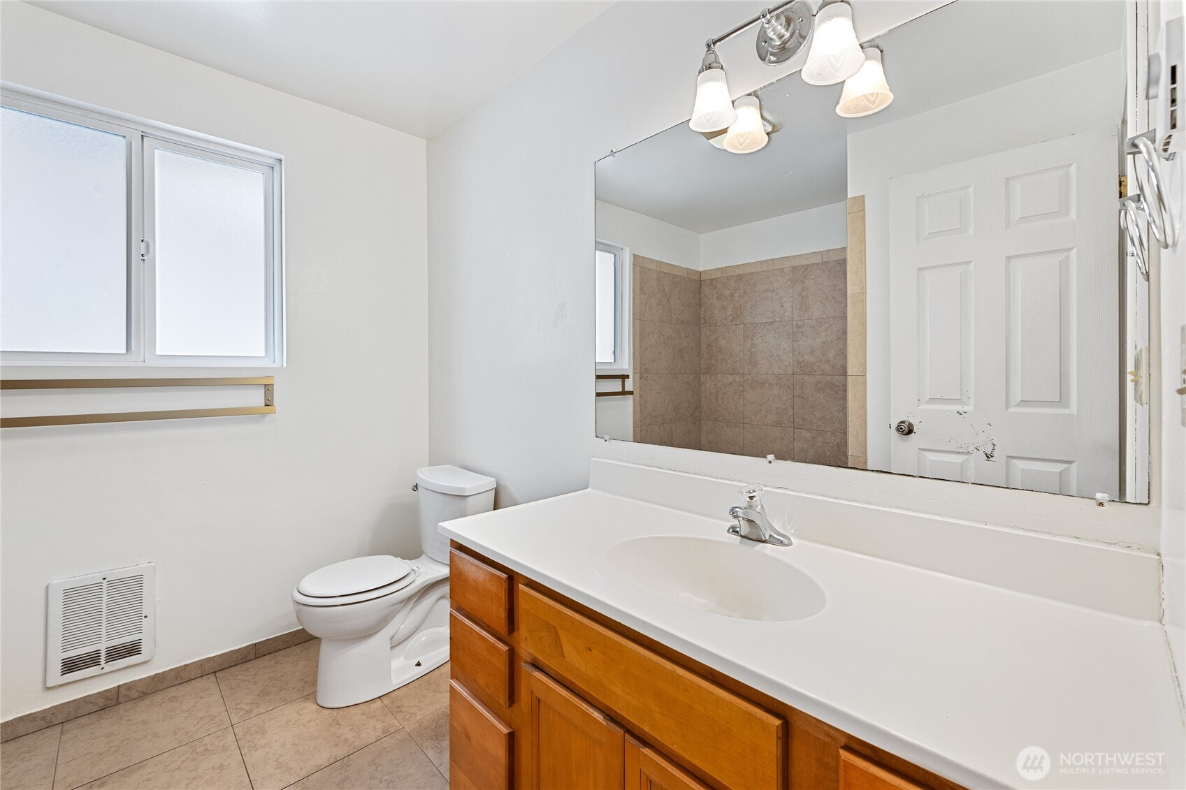 2608 N Madelia Street Property Photo 11