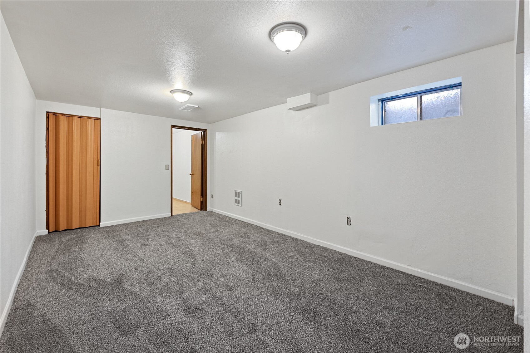 2608 N Madelia Street Property Photo 15