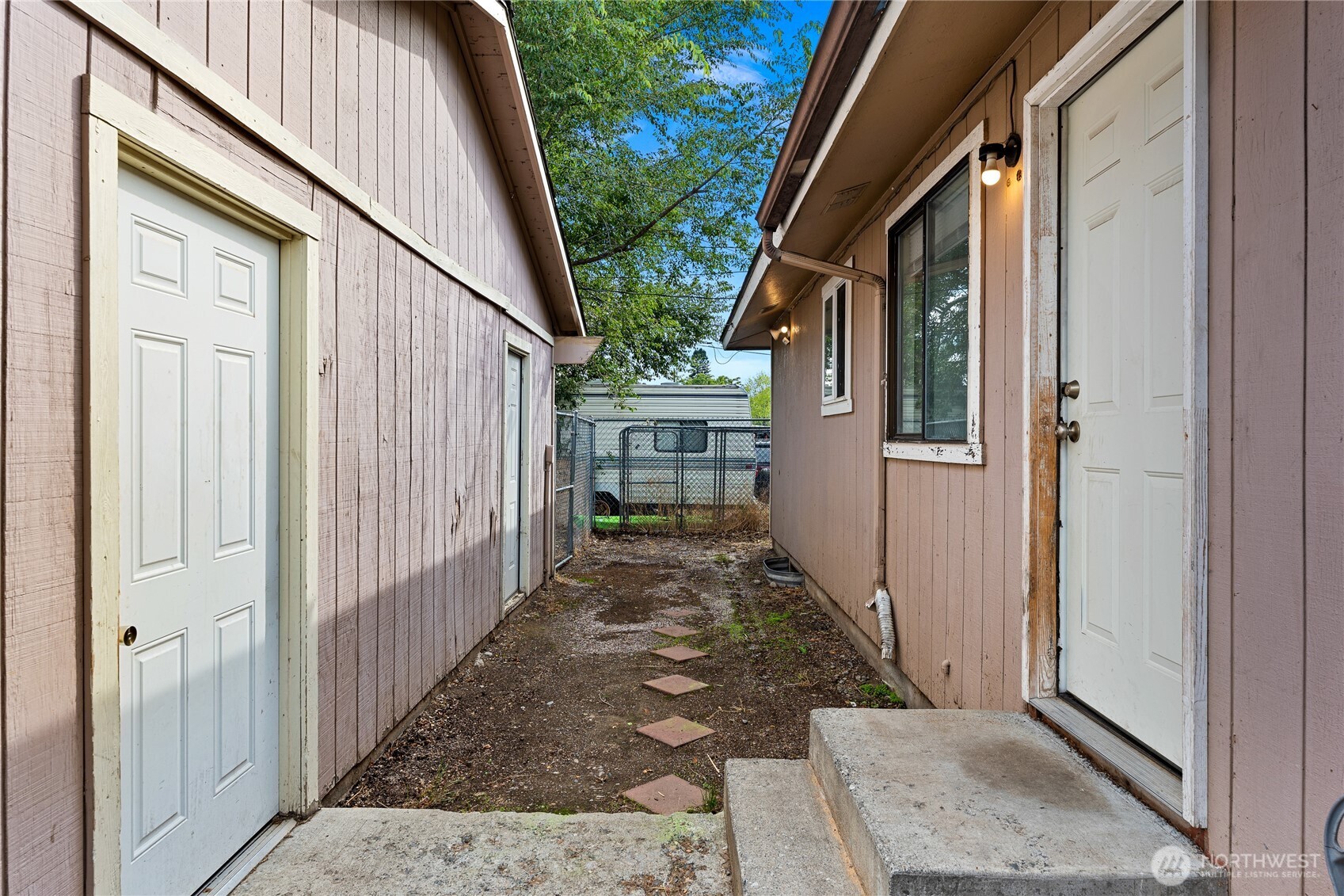 2608 N Madelia Street Property Photo 18