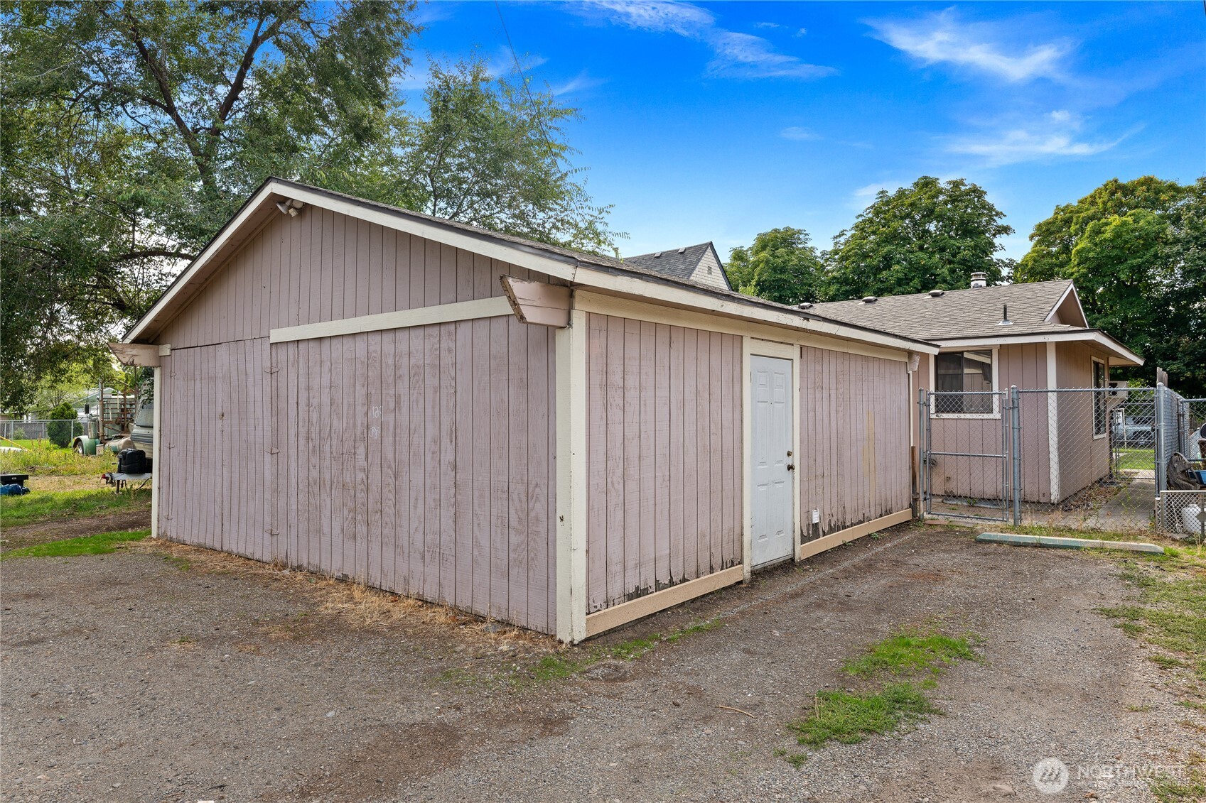 2608 N Madelia Street Property Photo 19