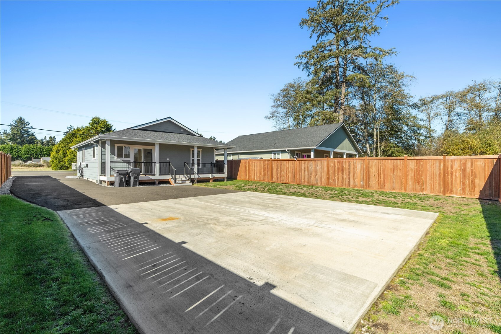 842 N Montesano Street Property Photo 13