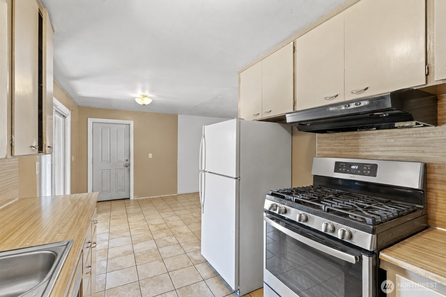 27054 124th Avenue Property Photo 7