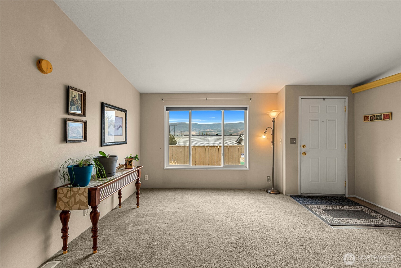 558 Morning View Avenue Property Photo 4