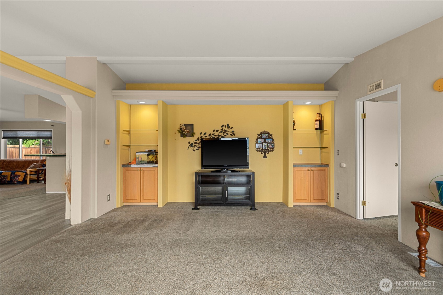 558 Morning View Avenue Property Photo 7