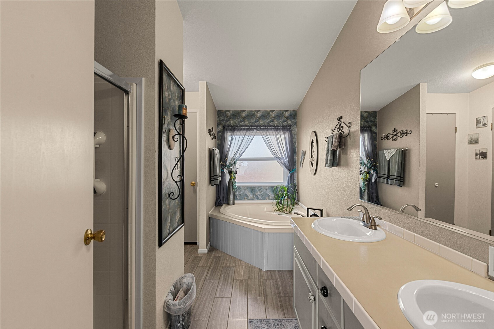 558 Morning View Avenue Property Photo 20