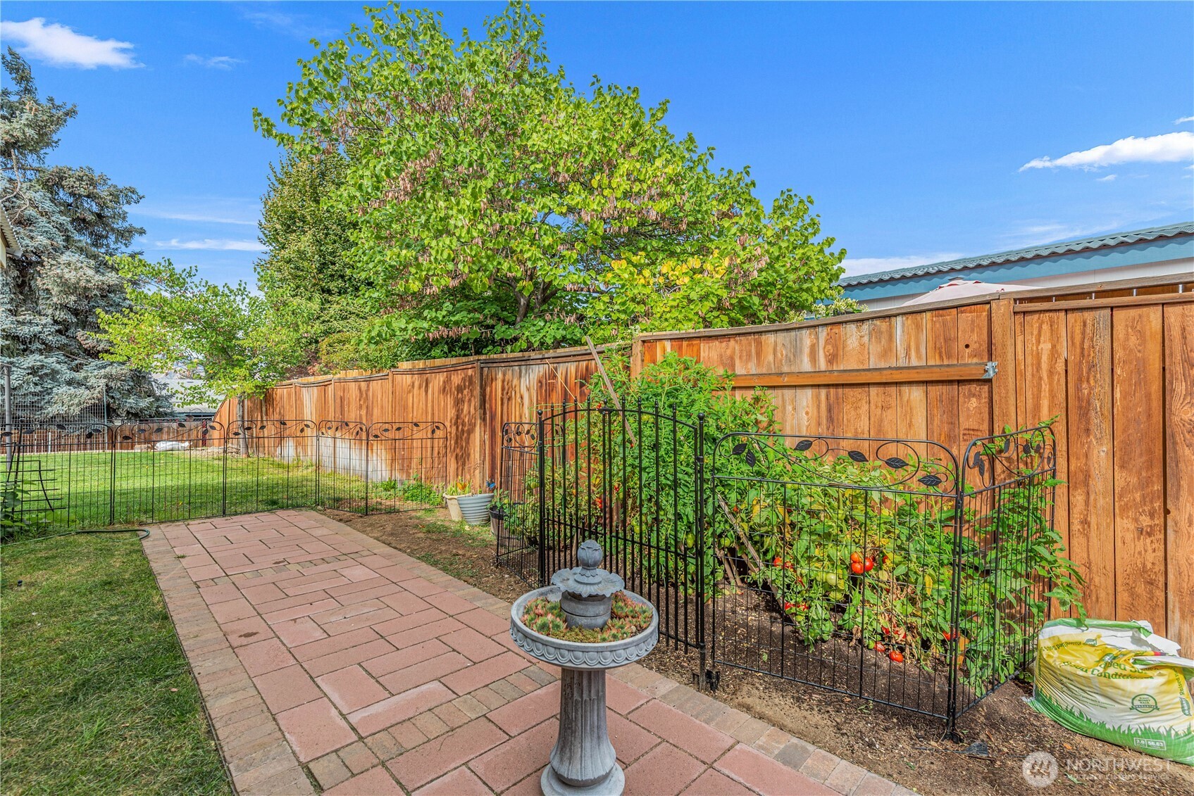 558 Morning View Avenue Property Photo 26