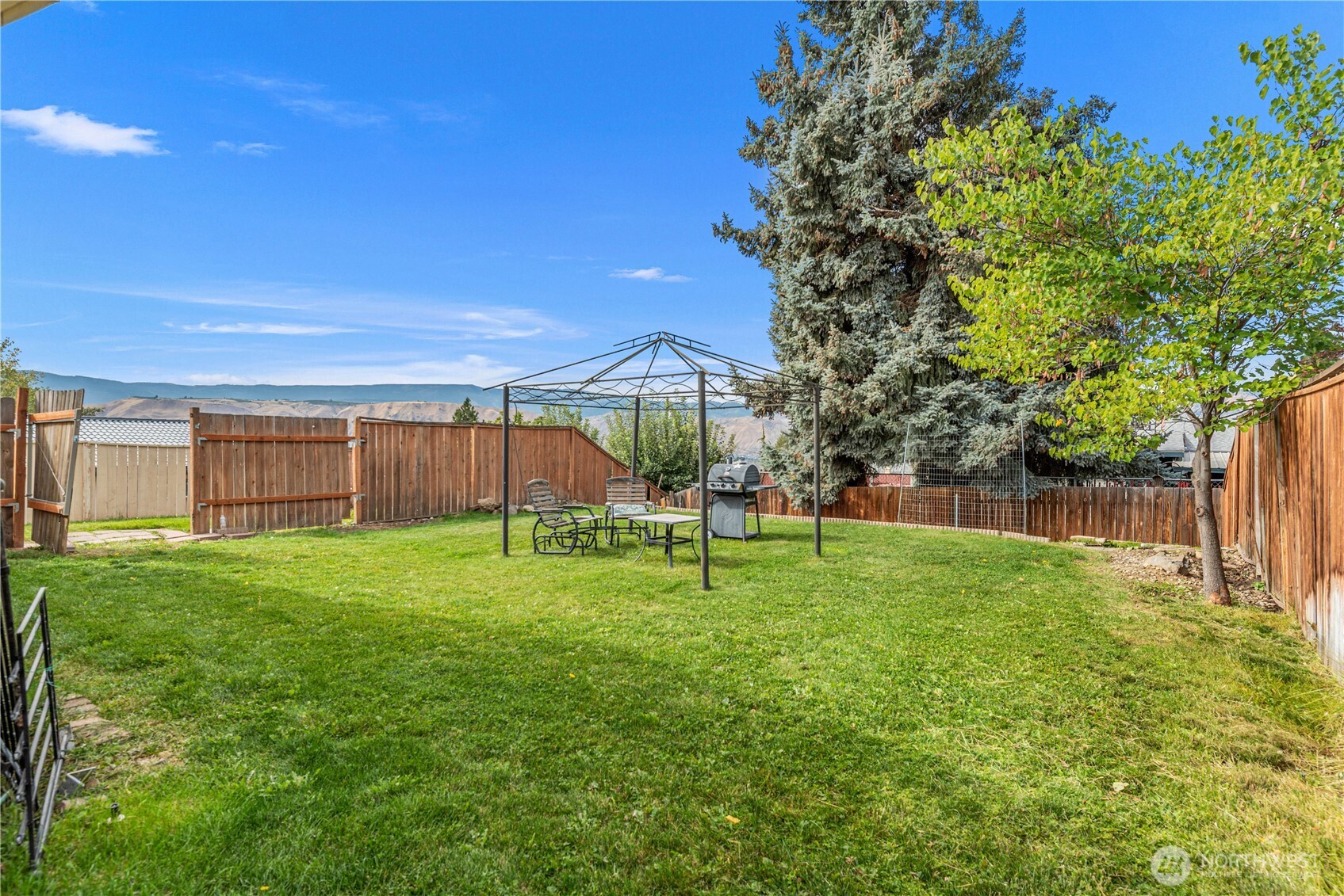558 Morning View Avenue Property Photo 28