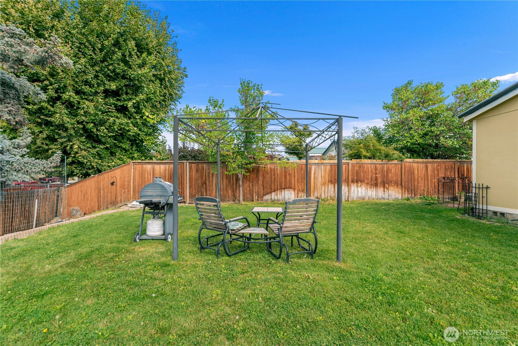 558 Morning View Avenue Property Photo 30