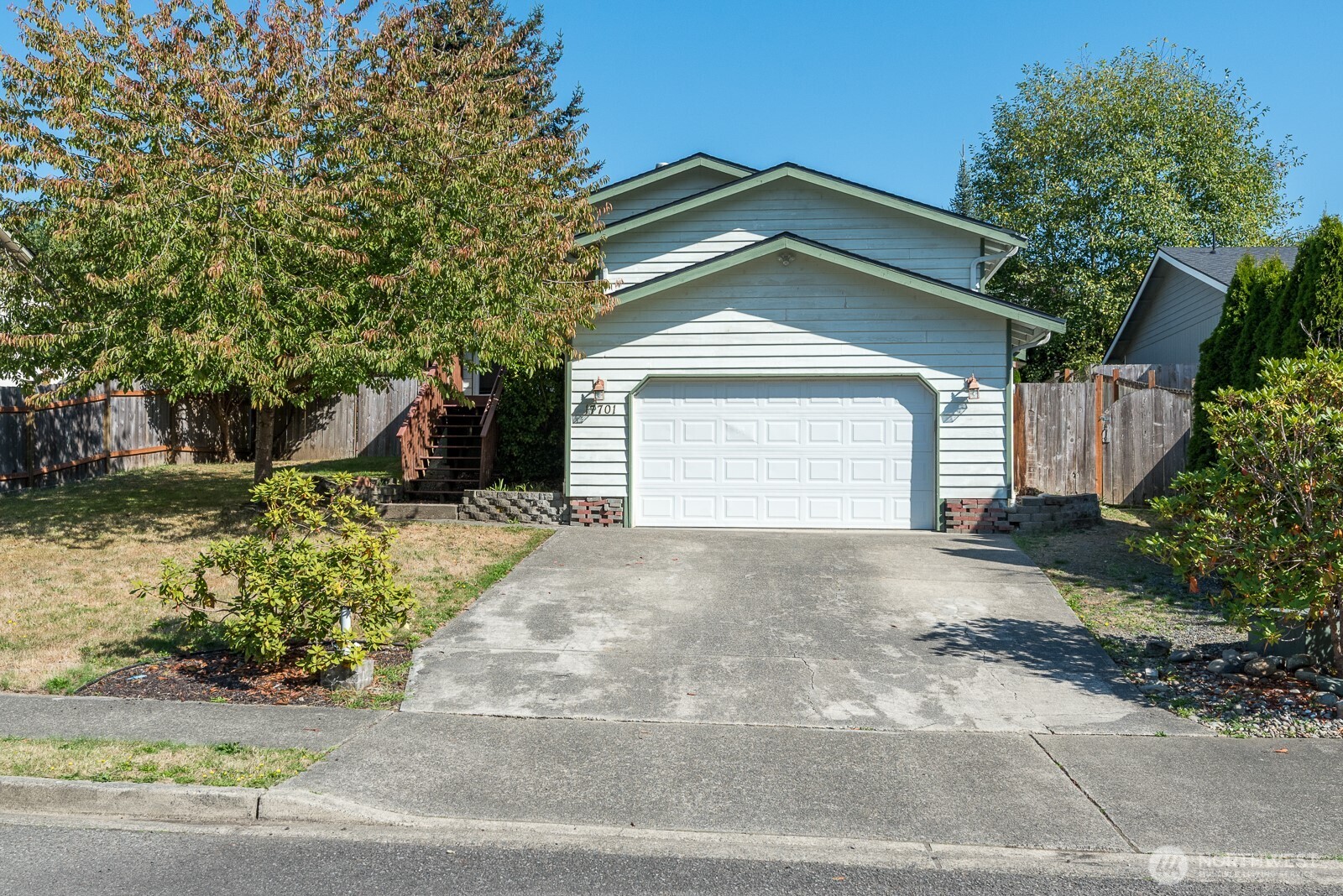 17701 Hillside Court Property Photo 1