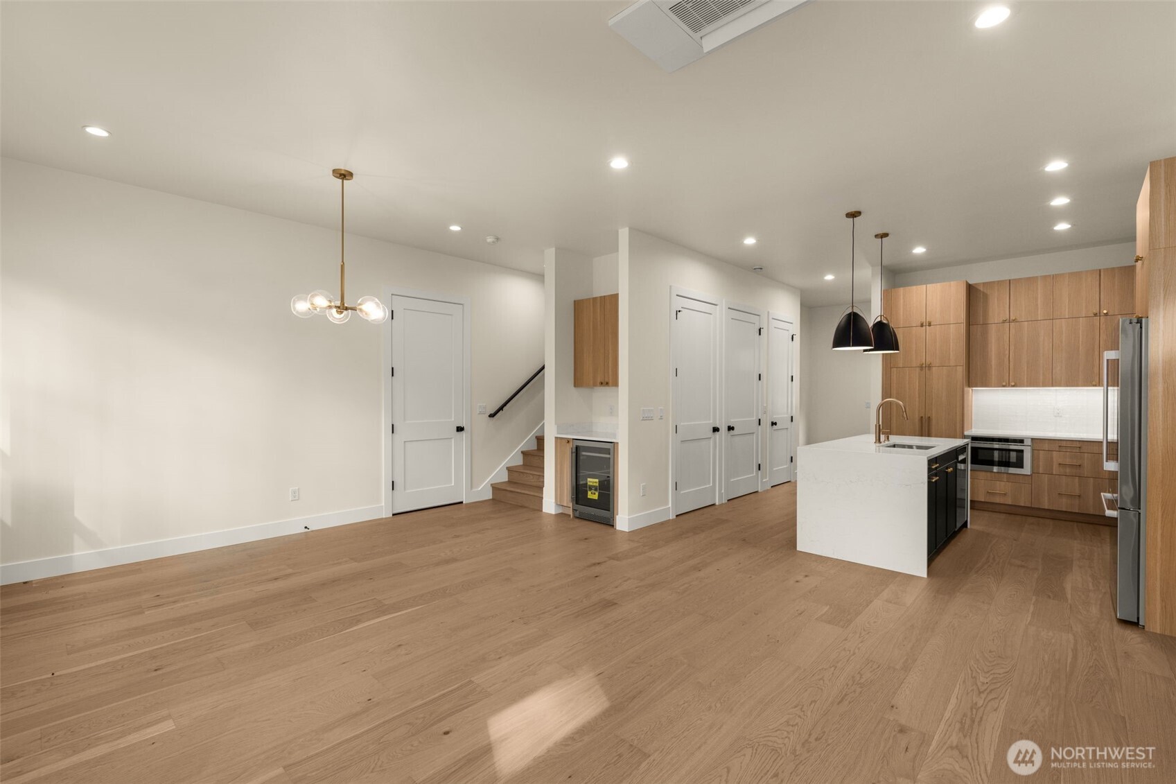 13633 103rd Property Photo 6