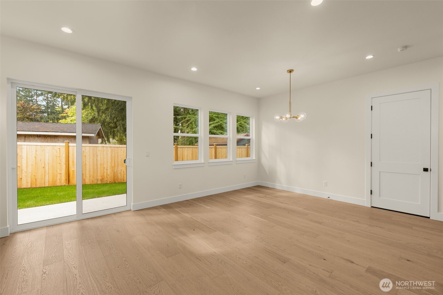 13633 103rd Property Photo 8