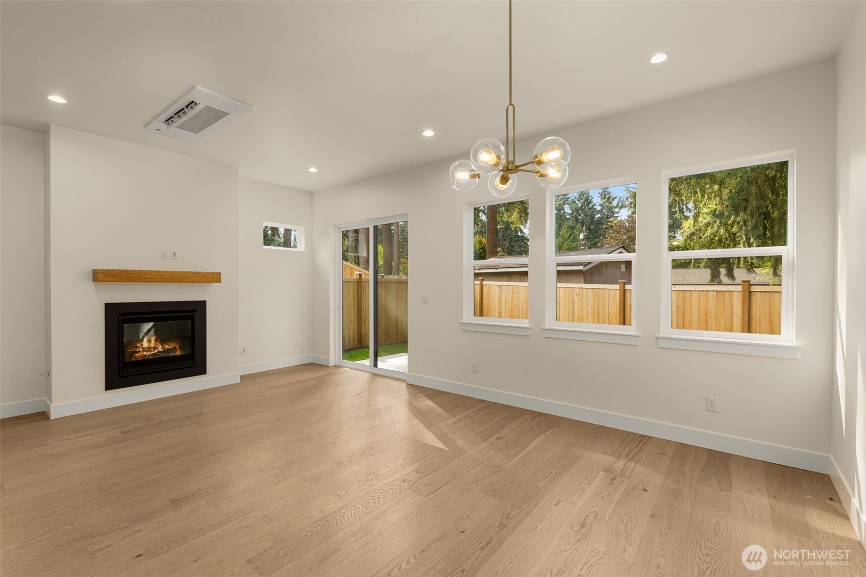13633 103rd Property Photo 10