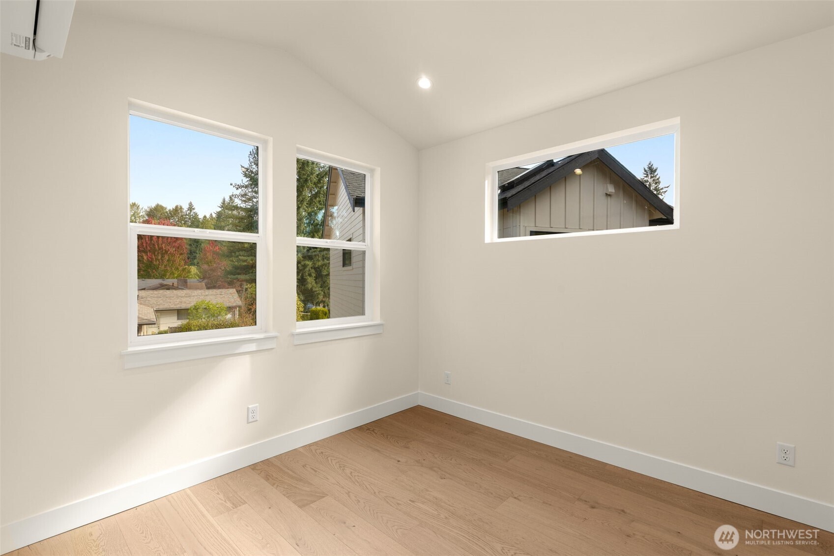 13633 103rd Property Photo 21