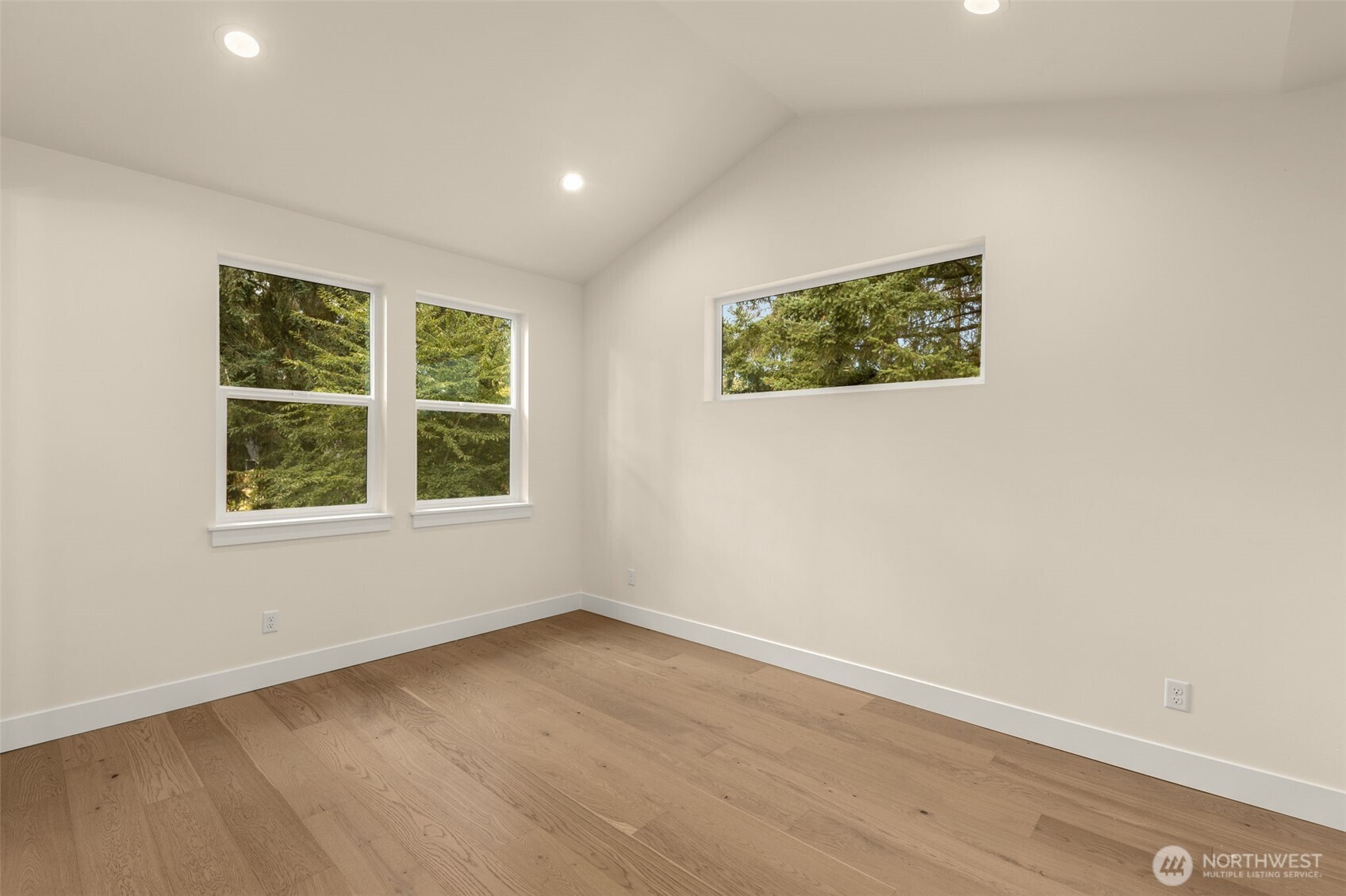 13633 103rd Property Photo 24
