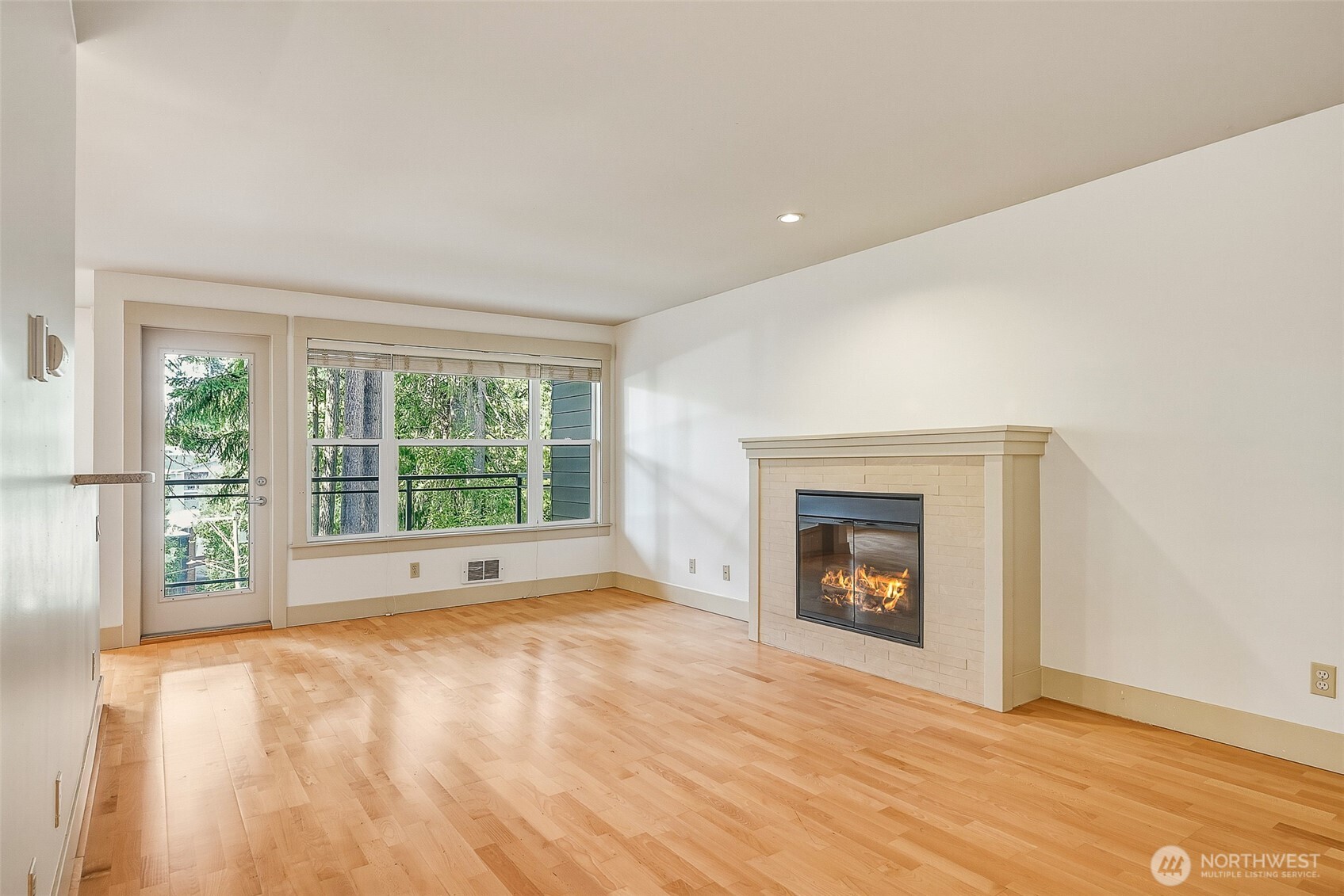 22910 90th Avenue E304 Property Photo 4