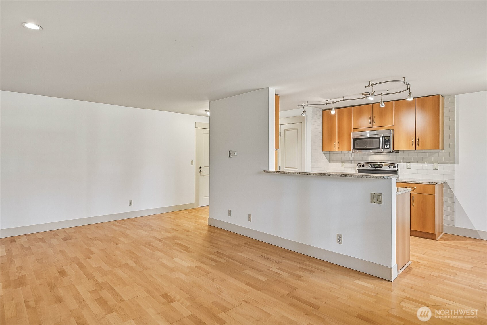 22910 90th Avenue E304 Property Photo 6